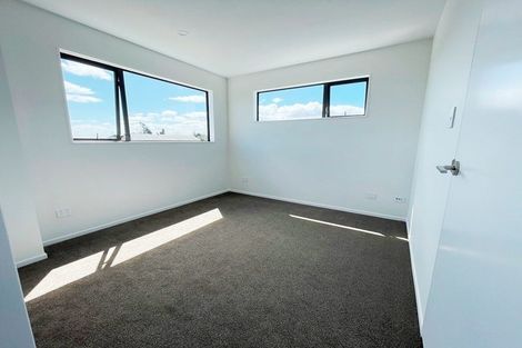 Photo of property in 15 Raupeti Lane, Henderson, Auckland, 0612