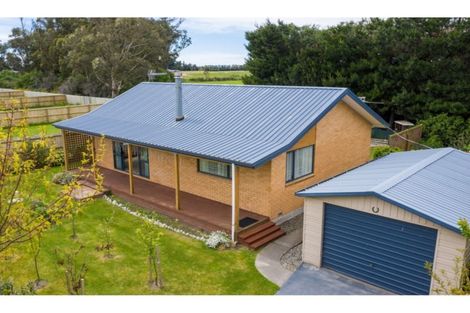 Photo of property in 13 Brooker Place, Kirwee, Darfield, 7571