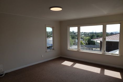 Photo of property in 2/9 Lex Avenue, Green Bay, Auckland, 0604
