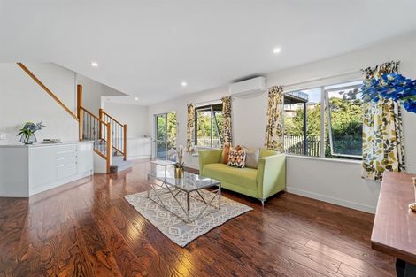 Photo of property in 25 Ballyboe Place, Pinehill, Auckland, 0632