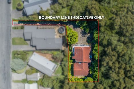 Photo of property in 15b Kakariki Grove, Waikanae, 5036