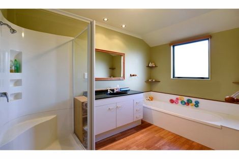 Photo of property in 8 Longfields Road, Brightwater, 7022