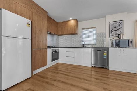 Photo of property in 45c Rangeview Road, Sunnyvale, Auckland, 0612