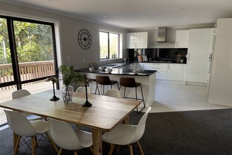 Photo of property in 8 Gordon Stanley Drive, Massey, Auckland, 0614