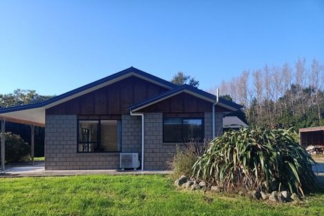 Photo of property in 281 North Manakau Road, Manakau, Levin, 5573