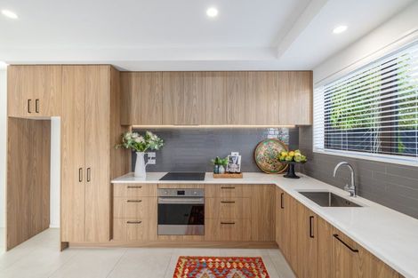 Photo of property in 7/9 Edgeware Road, St Albans, Christchurch, 8014