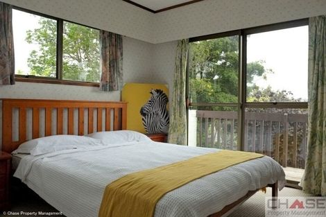 Photo of property in 96 Becroft Drive, Forrest Hill, Auckland, 0620