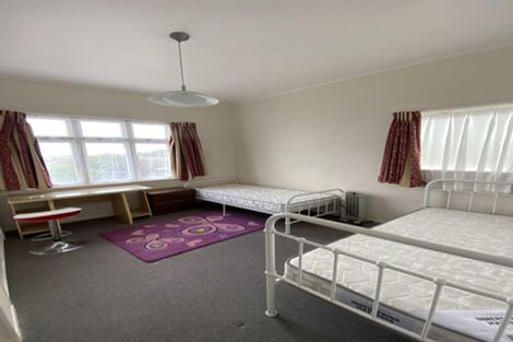 Photo of property in 136 Northland Road, Northland, Wellington, 6012