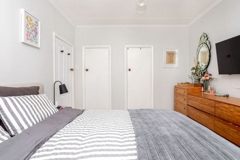 Photo of property in 38 Queen Street, Dannevirke, 4930