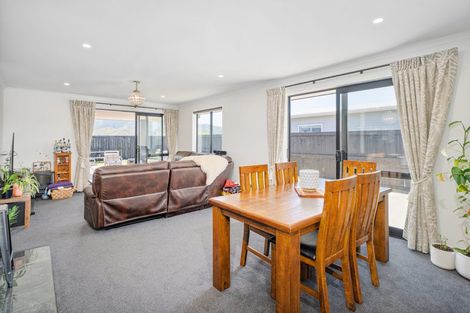 Photo of property in 10 Onerere Drive, Whitianga, 3510