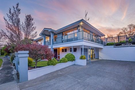 Photo of property in 52 Wikiriwhi Crescent, Awapuni, Palmerston North, 4412
