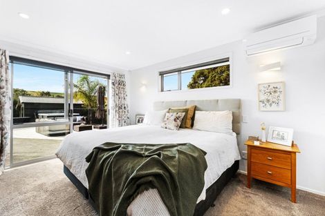 Photo of property in 6 Gavinike Place, Waimauku, 0812