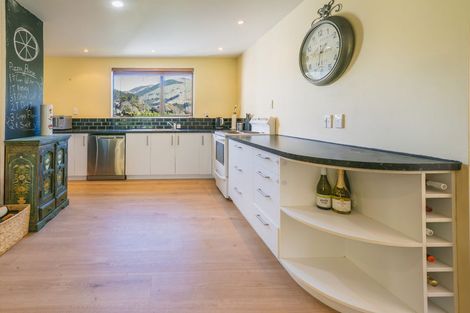 Photo of property in 577 Little Akaloa Road, Little Akaloa, 7583