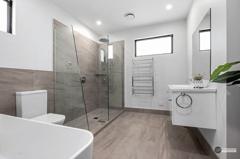 Photo of property in 28 Orr Crescent, Hutt Central, Lower Hutt, 5011