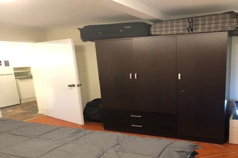 Photo of property in 2/215 Eskdale Road, Birkenhead, Auckland, 0626