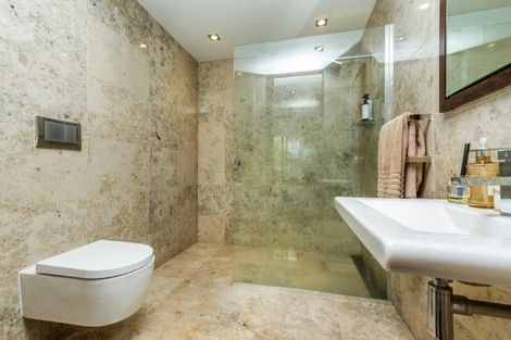 Photo of property in 21 Brighton Terrace, Mairangi Bay, Auckland, 0630