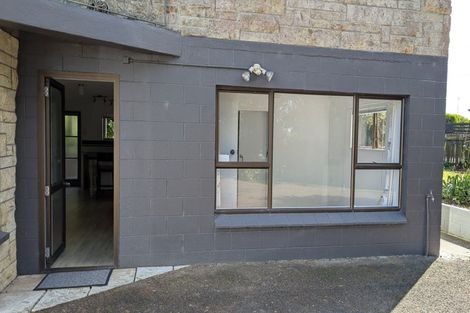 Photo of property in 1 Cliff Lane, Glenbrook, Waiuku, 2681