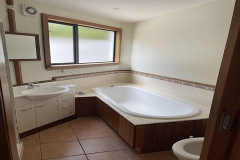 Photo of property in 2 Victoria Road, Omata, New Plymouth, 4374