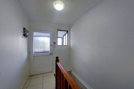 Photo of property in 36 Ellesmere Crescent, Pakuranga Heights, Auckland, 2010