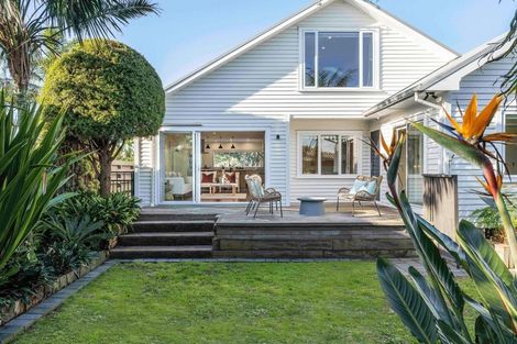 Photo of property in 52 Oceanview Road, Mount Maunganui, 3116