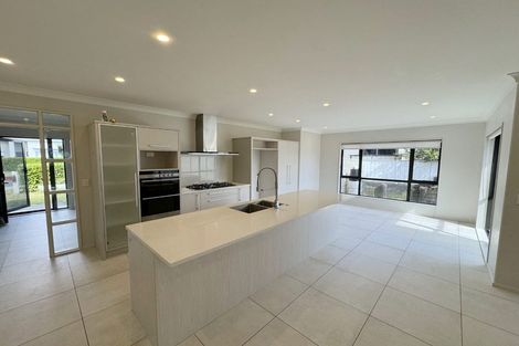 Photo of property in 11 Kaimanawa Road, Karaka, Papakura, 2113