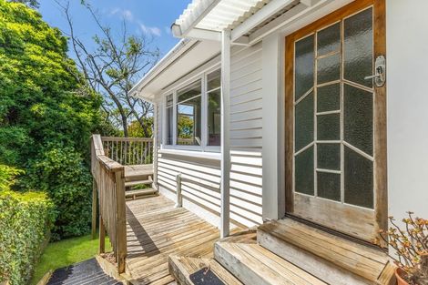 Photo of property in 3d Wallace Place, Westown, New Plymouth, 4310