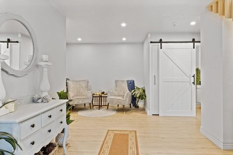 Photo of property in 11 Walpole Avenue, Hillpark, Auckland, 2102