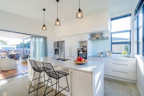 Photo of property in 12a Mahana Road, Paraparaumu Beach, Paraparaumu, 5032