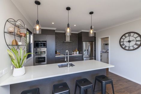 Photo of property in 3 Hihi Place, Waikanae, 5036