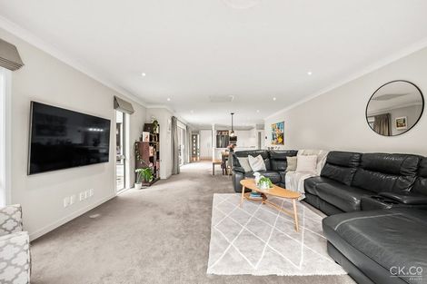 Photo of property in 21 Pempsey Street, Silverstream, Upper Hutt, 5019
