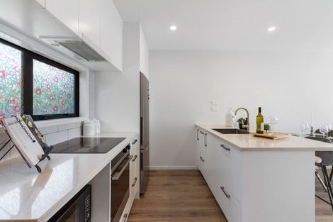 Photo of property in 11/8 Chivalry Road, Glenfield, Auckland, 0629