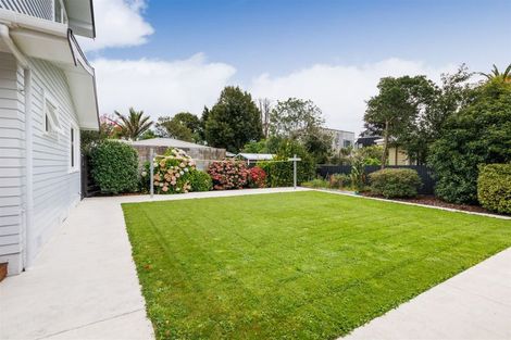 Photo of property in 11 Erin Street, Hokowhitu, Palmerston North, 4410