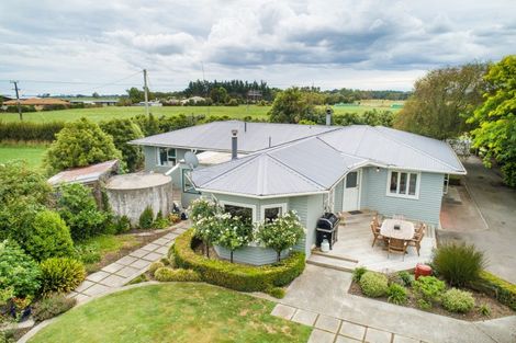 Photo of property in 17 Aranui Road, Kairanga, Palmerston North, 4475