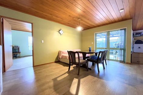 Photo of property in 350a East Coast Road, Sunnynook, Auckland, 0630