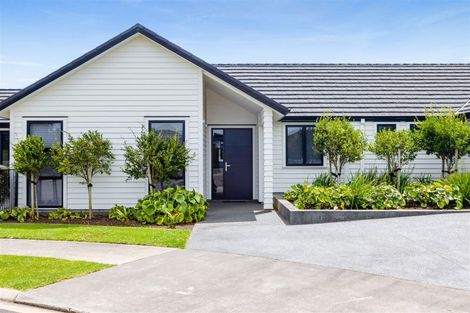 Photo of property in 6 Pebble Beach Court, Waiwhakaiho, New Plymouth, 4312