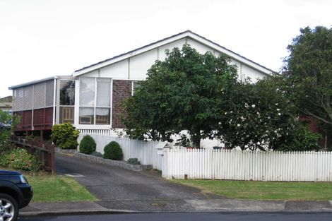 Photo of property in 2/12 Askew Place, Farm Cove, Auckland, 2012