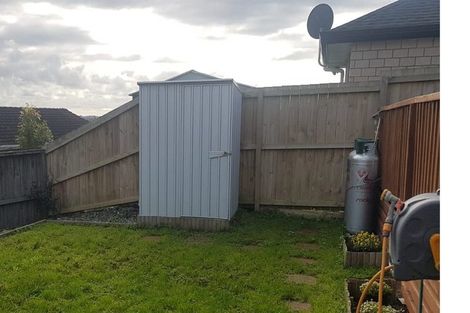 Photo of property in 71b Solar Road, Glen Eden, Auckland, 0602