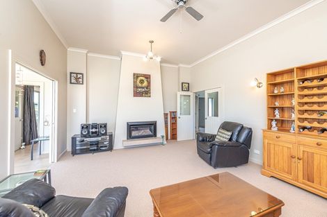 Photo of property in 4 Lithgow Drive, Otamatea, Whanganui, 4500