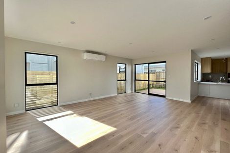 Photo of property in 2/19 Edwards Avenue, Henderson, Auckland, 0610