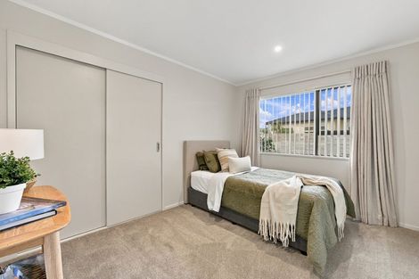 Photo of property in 2/82 Florence Avenue, Orewa, 0931