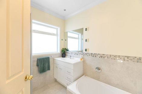 Photo of property in 13b Wharf Road, Te Atatu Peninsula, Auckland, 0610