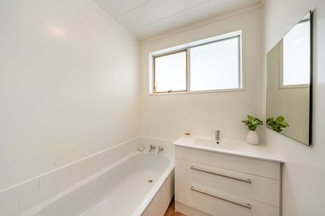 Photo of property in 29 Spinnaker Drive, Whitby, Porirua, 5024