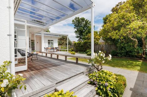 Photo of property in 215a Victoria Avenue, Hokowhitu, Palmerston North, 4410