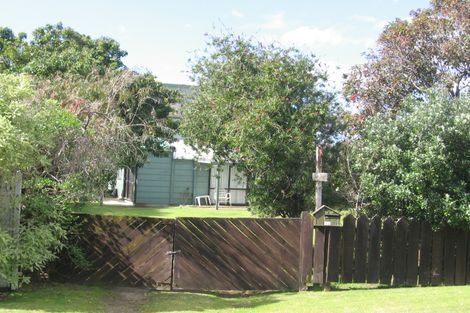 Photo of property in 128 Pipi Road, Whangamata, 3620