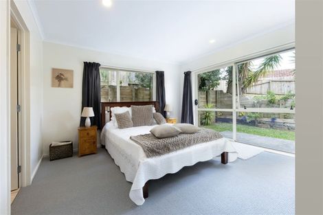Photo of property in 49 Castlefinn Drive, Weymouth, Auckland, 2103