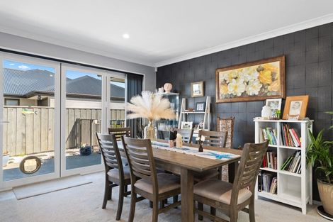 Photo of property in 14 Deans Place, Amberley, 7410