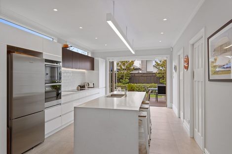 Photo of property in 132 Bristol Street, St Albans, Christchurch, 8014