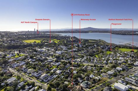 Photo of property in 2/19 Rodney Road, Northcote Point, Auckland, 0627