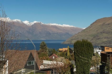 Photo of property in 14 Avalon Crescent, Fernhill, Queenstown, 9300