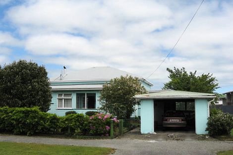 Photo of property in 104 Peel Street, Westport, 7825